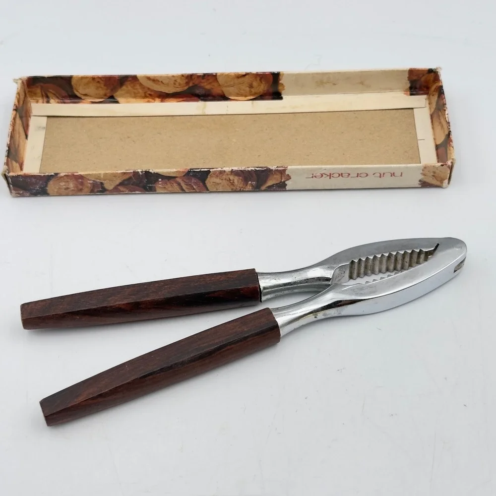 Unbranded vintage nut